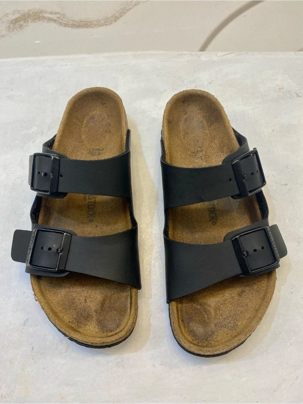 Birkenstock Arizona Size 34, women size 3, Men’s size 1 for child/youth